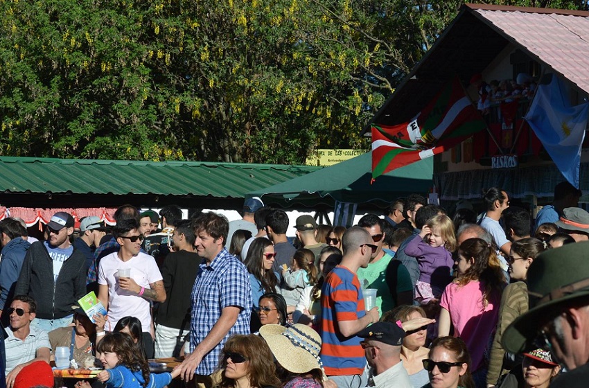 2016 Festival of European-Argentinean Communities in Bariloche 