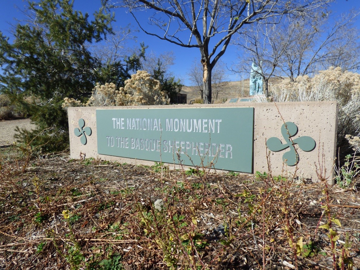 New plaques at the Monument 01