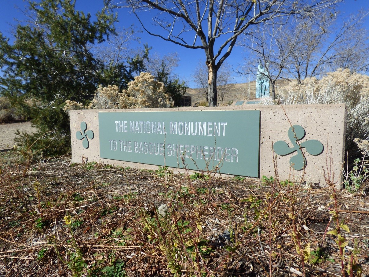 Repuestas las placas en el Monumento 01