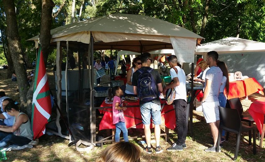 Stand vasco en el aniversario de la ciudad