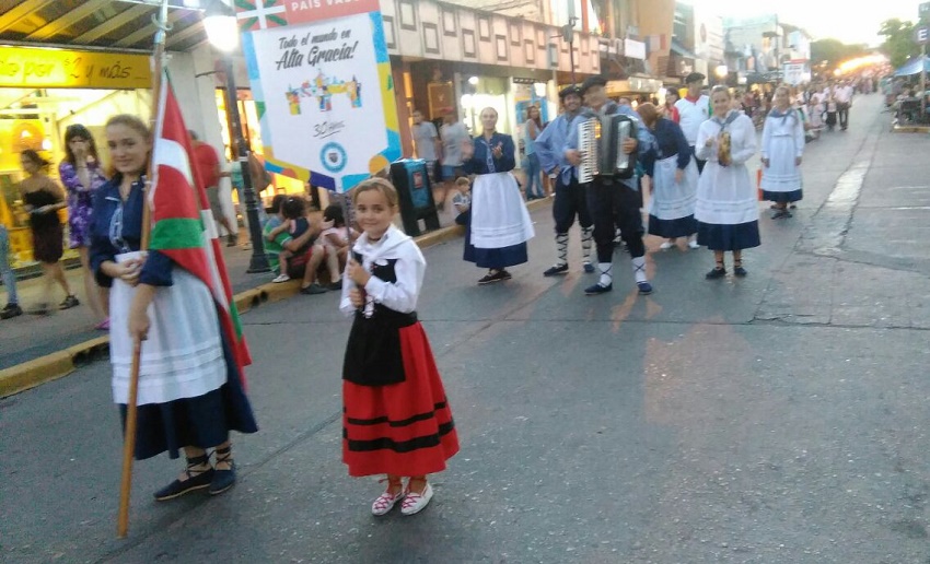 Euzko Etxea de Villa María en la Fiesta de Colectividades 2017 de Alta Gracia 