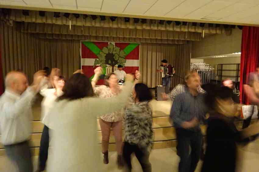 Basque rhythms and dance to finish the day