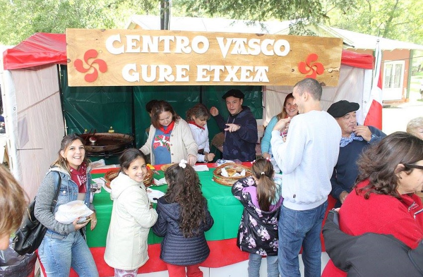 Primera Feria Gastronómica de Colectividades