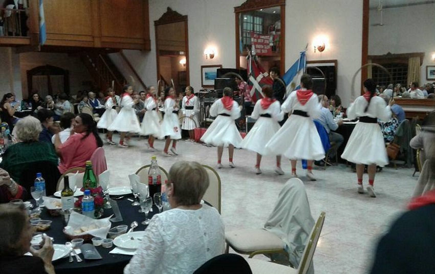 170 gathered at the first dinner of the year at Beti Aurrera Basque club in Chivilcoy