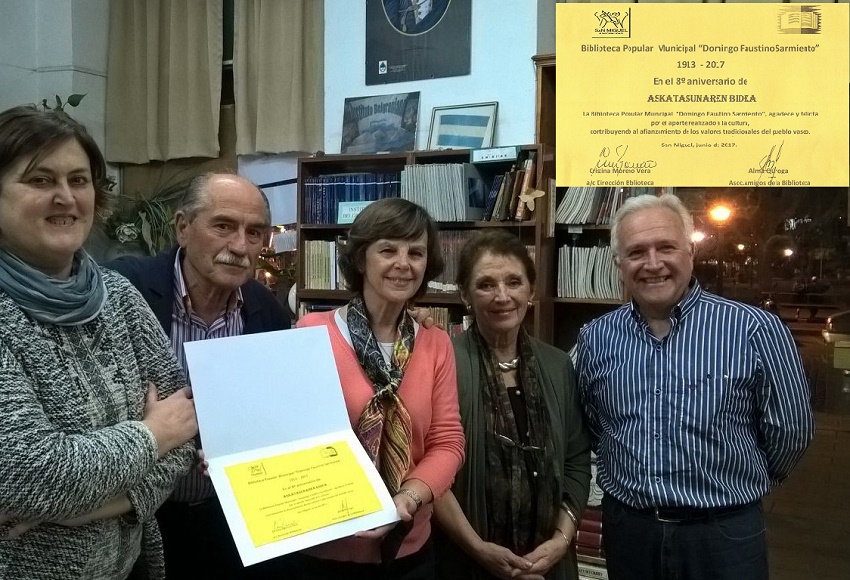 Askatasunaren Bidea cumplió 8 años y lo celebró junto a la comunidad de la Biblioteca Sarmiento