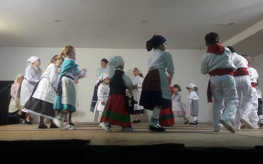 Exhibición de danzas