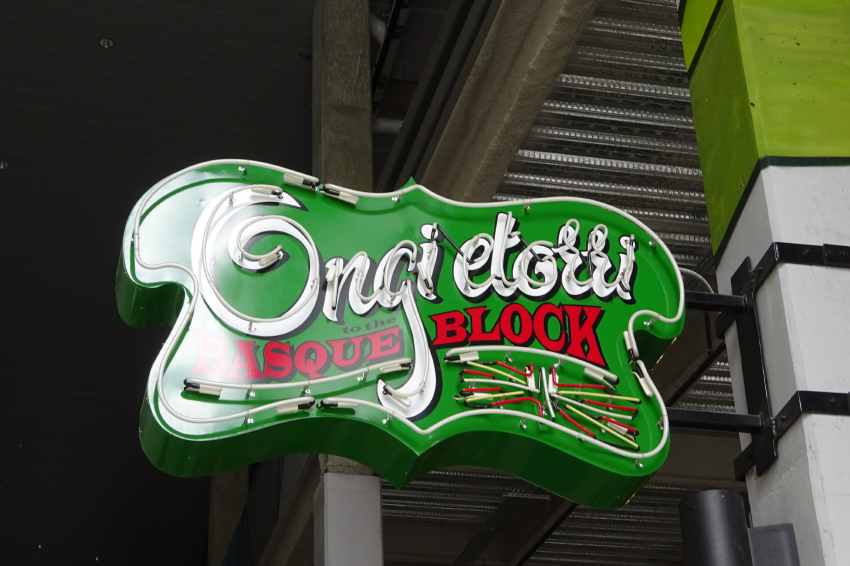 Ongi Etorri, welcoming to the Basque Block