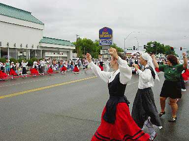 Escena del desfile de Elko el pasado año (foto Joseba Etxarri)