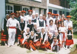 El cuerpo de baile de Urrundik intervendrá en los actos de este fin de semana en Paraná (foto CVU)