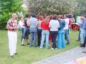 Juegos en euskera durante la celebración del Euskara Eguna en José C. Paz (Argentina) la pasada semana (foto Euskal Kultura)