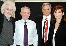 Azkarraga en Reno, rodeado de Joseba Zulaika, John Echeverria y Gloria Totoricagüena, del Centro de Estudios Vascos. Foto CBS-UNR