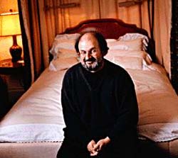 El escritor Salman Rushdie.