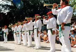 La <i>Klika</i> (formación marchante compuesta por instrumentos de viento) de San Francisco estará también presente en Los Banos (foto Zazpiak Bat)