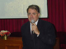Henrike Knörr durante la conferencia ofrecida ayer en Paraná