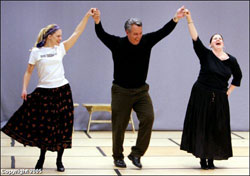 Dave Bieter baila durante un ensayo de Carmen (foto D.Oswald)