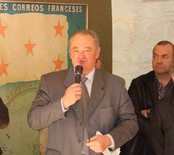 Jean-Jacques Lasserre durante las palabras que dirigió para inaugurar la muestra (foto euskalkultura.com)