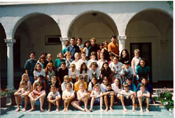 Jóvenes de la Diáspora vasca en un campamento de verano en California (foto euskalkultura.com)