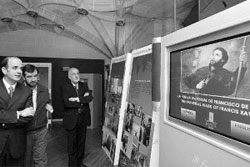 Alberto Catalán, Juan Ramón Corpas y Miguel Ángel Hurtado en la inauguración de la muestra. El presidente Sanz se halla en Japón, asistiendo al Día de Navarra en la Expo de Aichi (foto JA Goñi-DN)