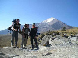 Ascensión al pico Orizaba a cargo de tres socios del Centro Vasco de la Ciudad de México