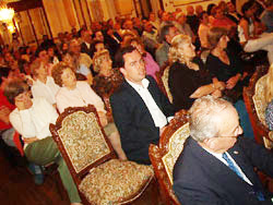 Aspecto del público en una charla ofrecida por Mikel Ezkerro bajo los auspicios del Centro Vasco 'Euskalduna' de Carlos Casares (Provincia de Buenos Aires)