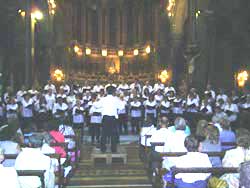 Imagen del Lagun Onak en el transcurso de su tradicional concierto navideño, en diciembre  (foto euskalkultura.com)