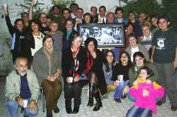 Parte de los asistentes a la recordación el pasado jueves del bombardeo de Gernika en la nueva sede de Euskaltzaleak (foto euskalkultura.com)