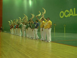 Presentación de pelotaris en el Jai Alai de Ocala (Florida)