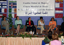 Un momento de la Cumbre Mundial de la Mujer 2003, celebrada en Marruecos