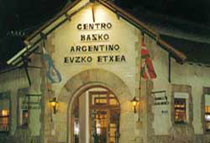 Aspecto exterior del Centro Vasco de Necochea (foto euskalkultura.com)