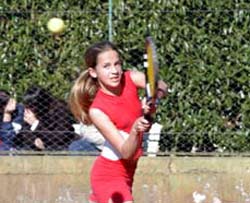 La joven tenista vascoargentina Mikele Irazusta (foto LaNuevaProvincia, Bahía Blanca)
