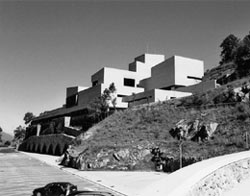 La última incorporación arquitectónica al Santuario de Arantzazu, obra del pamplonés Miguel Alonso (Foto Joxean Agirre-Gara)