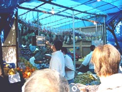 Puesto del mercado de San Lucar de Barrameda (foto sanlucaronline.com)