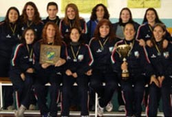 El equipo Centro Vasco Zazpirak Bat de voley