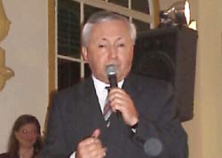 El escritor Héctor Ricardo Olivera (foto El Fuerte)