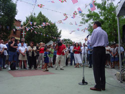 El lehendakari Ibarretxe se despidió el domingo con un breve discurso de agradecimiento a los idahoenses por su apoyo a Euskal Herria y a la cultura vasca (foto euskalkultura.com)