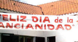 Pancarta anunciadora de la Semana en el Hospital Geriátrico 'Pascual Palma' de Paraná
