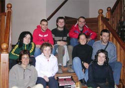 Los jóvenes que participaron en el programa 'Hator Hona-Vení a la Argentina' 2005 (foto Necochea EE)