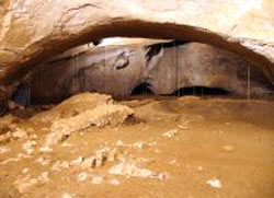 Detalle de la cueva de Bajo Deba (foto Aygües-DV)