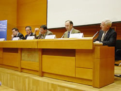 Mesa de un congreso anterior en el Euskalduna