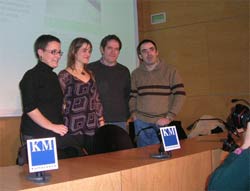Marijose Olaziregi (coordinadora), Aiora Jaka (webmaster), Joseba Ossa (EIZIE) y Luistxo Fernandez (CodeSyntax), en la presentación 