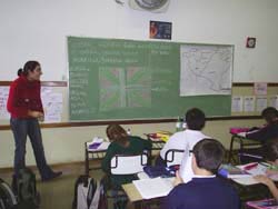 Clase de euskera y cultura vasca en el instituto Euskal Echea de la capital federal argentina, impartida por la profesora Vanesa Félix, de Euskaltzaleak (foto euskalkultura.com)