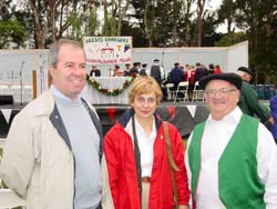 La consejera Miren Azkarate durante su visita  a la comunidad vasca de EEUU en la NABO Convention de San Francisco 2002