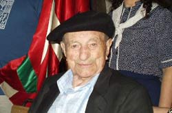 Tomás Aluztiza, de 101 años de edad, llegó a Argentina cuando apenas tenía 17 (foto Rosarinos)