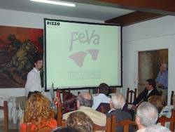 Presentación de la página web de FEVA, durante la pasada Semana Nacional Vasca celebrada en Necochea (foto euskalkultura)