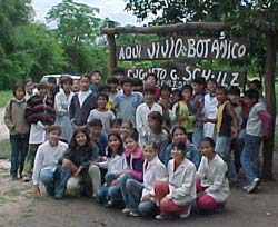 Grupo de niños de los establecimientos educativos de Colonia Benítez participantes de la actividad