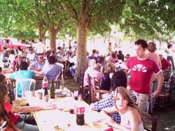 Aspecto de la Fiesta de Despedida de Año del Centro Vasco Gure Txokoa de Suipacha, celebrado en la Sociedad Rural local