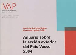 Portada del 'Anuario sobre Acción Exterior del País Vasco 2004' de Alexander Ugalde y J. L. de Castro
