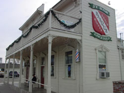 El bar y restaurante JT Basque, en Gardnerville, Nevada, propiedad de la familia Lekumberry, originaria de la localidad bajonavarra de Ortzaize (foto basqueheritage.com)
