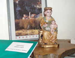 Imagen de la 'Vírgen Peregrina' de Arantzazu, de visita en un hogar de la ciudad argentina de Villa Mercedes, en la Provincia de San Luis