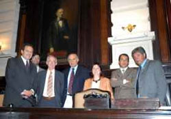 La delegación vasca ayer durante la visita a la Cámara de Diputados de Buenos Aires, en la ciudad de La Plata (foto diariohoy.net) 